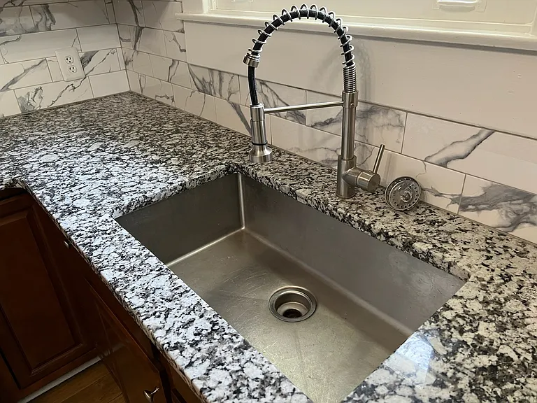 2321 Hawthorne Ave — Photo 11