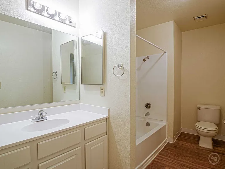 Willow Glen — Photo 12