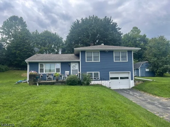 8 Regina Ln, Independence Twp., NJ 07838
