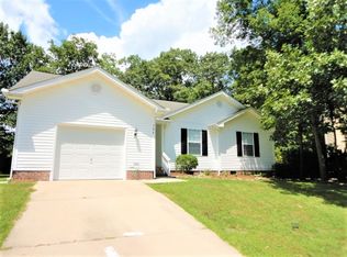 704 Pepperstone Ct, Fuquay Varina, NC 27526