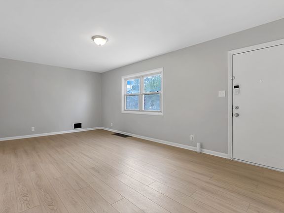 4th image of 307 S Wheatland Ave