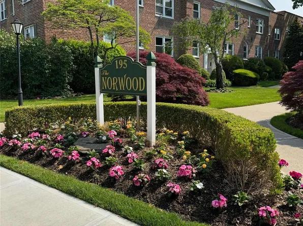 195 N Village Avenue #25H, Rockville Centre, NY 11570