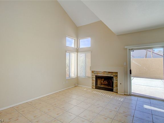 3rd image of 535 Meadbury Dr