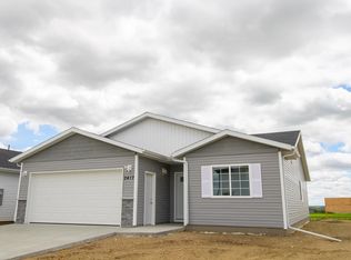 2417 23rd Ave NW, Minot, ND 58703