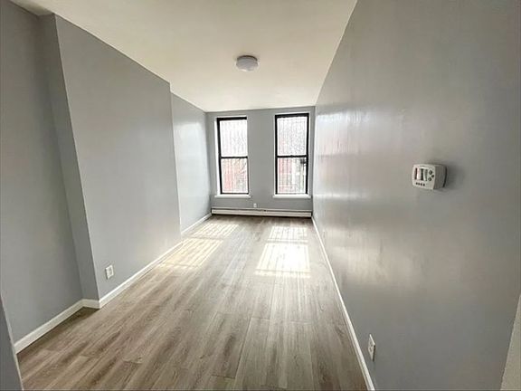 3rd image of 617 Halsey St Floor 1