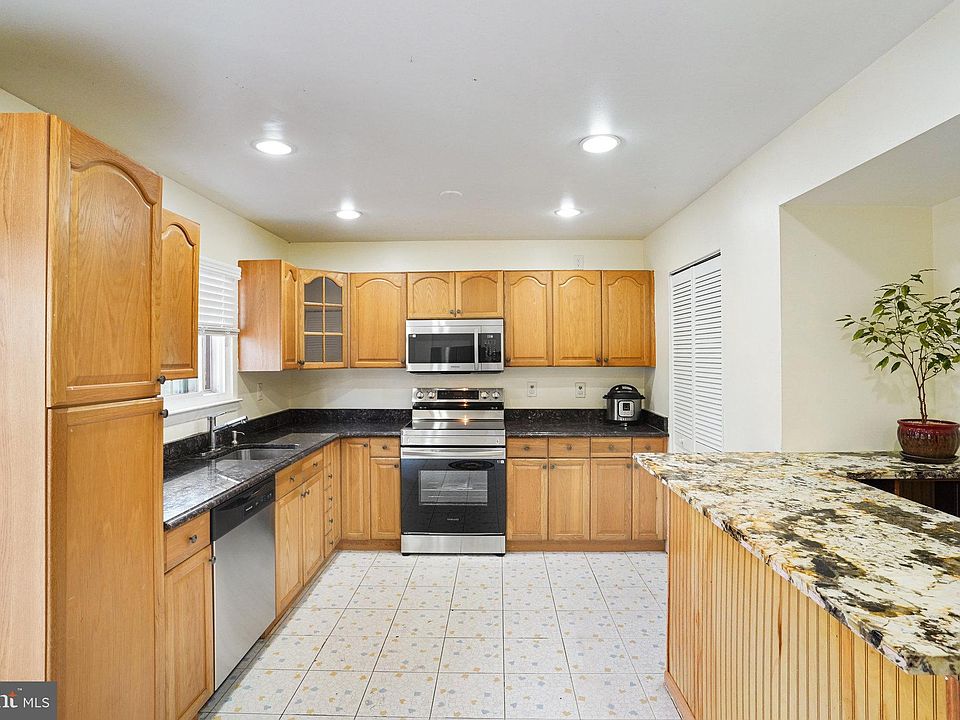 1st image of 4147 Meadowland Ct #24
