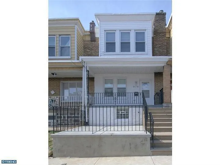 976 Carver St photo 1