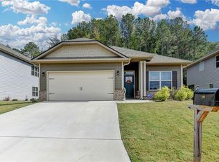 290 Magnolia Villas Dr, Cornelia, GA 30531