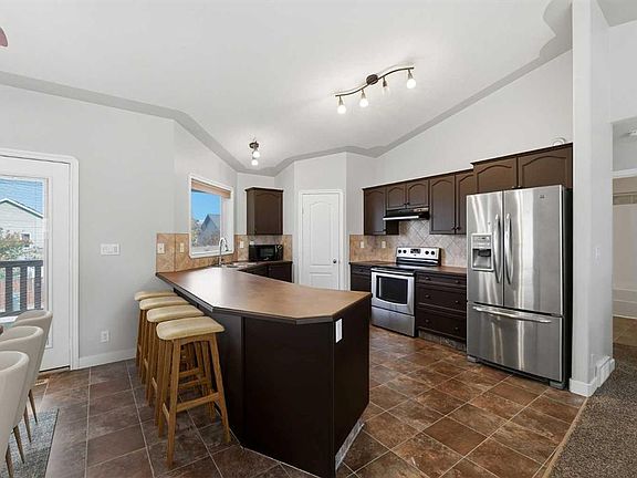 2nd image of 138 S Jenner Cres