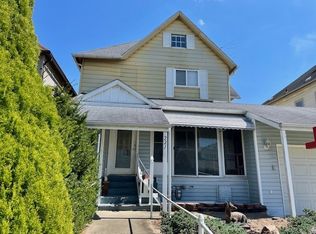 221 S Oakland Ave, Sharon, PA 16146