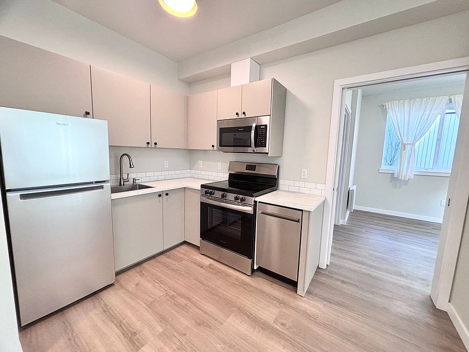 1st image of 1460 SE 51st Ave #2