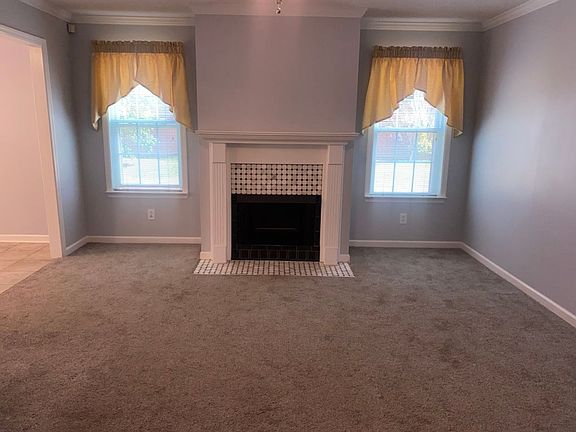 3rd image of 636 Potomac Pl