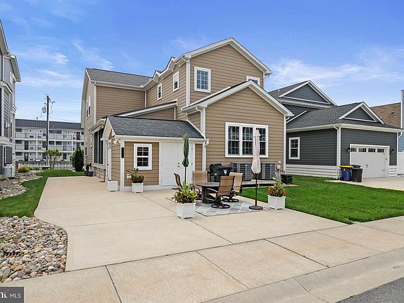 5th image of 211 Grey Plover Ct
