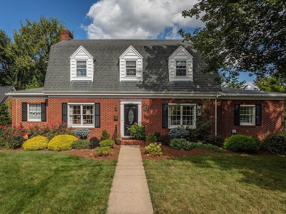 1st image of 1255 Hillcrest Dr