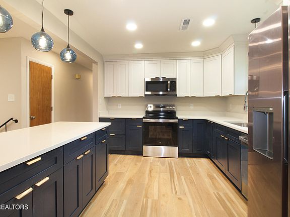 4th image of 7604 SW Kingsbury Dr