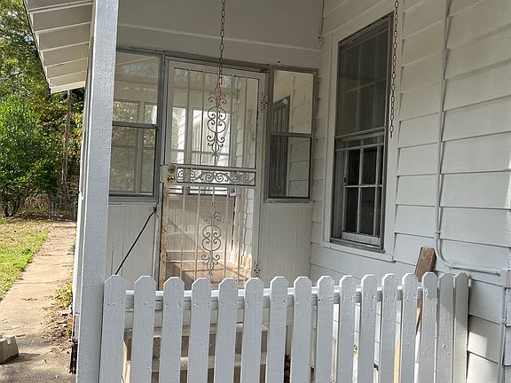 3rd image of 716 W 12th Ave