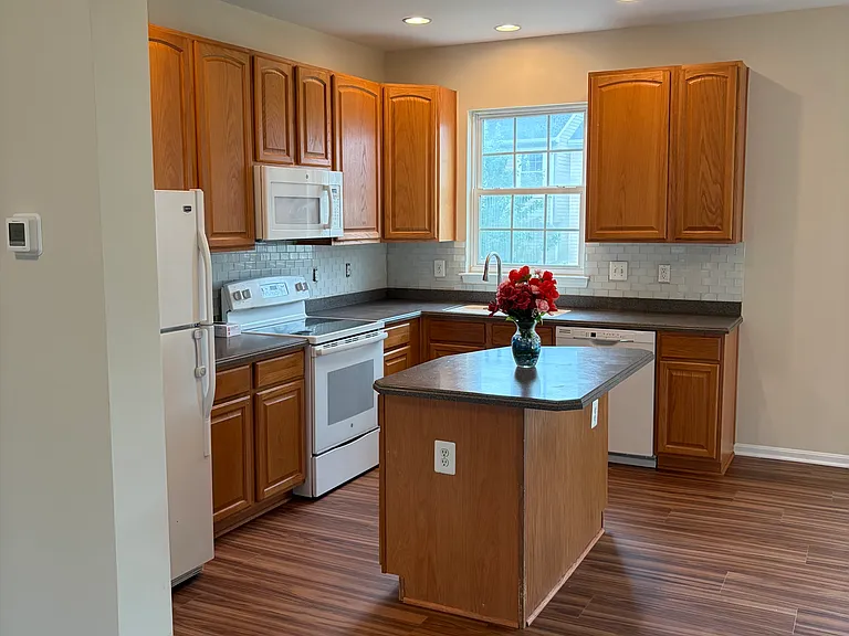 18340 Roy Croft Dr — Photo 3