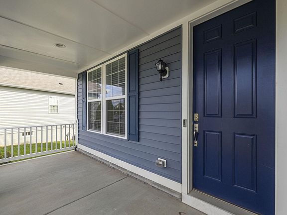2nd image of 122 Savannah Way
