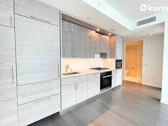 3rd image of 1 City Poin APT 65F