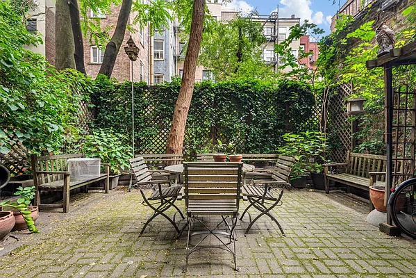 Rented by Dallien Realty Limited Liability Company | media 16