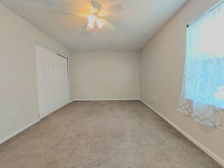 1920 E Edgewood Dr E #N7 — Photo 8