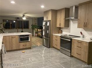 4124 Tara Lake Dr, Fulton, MO 65251