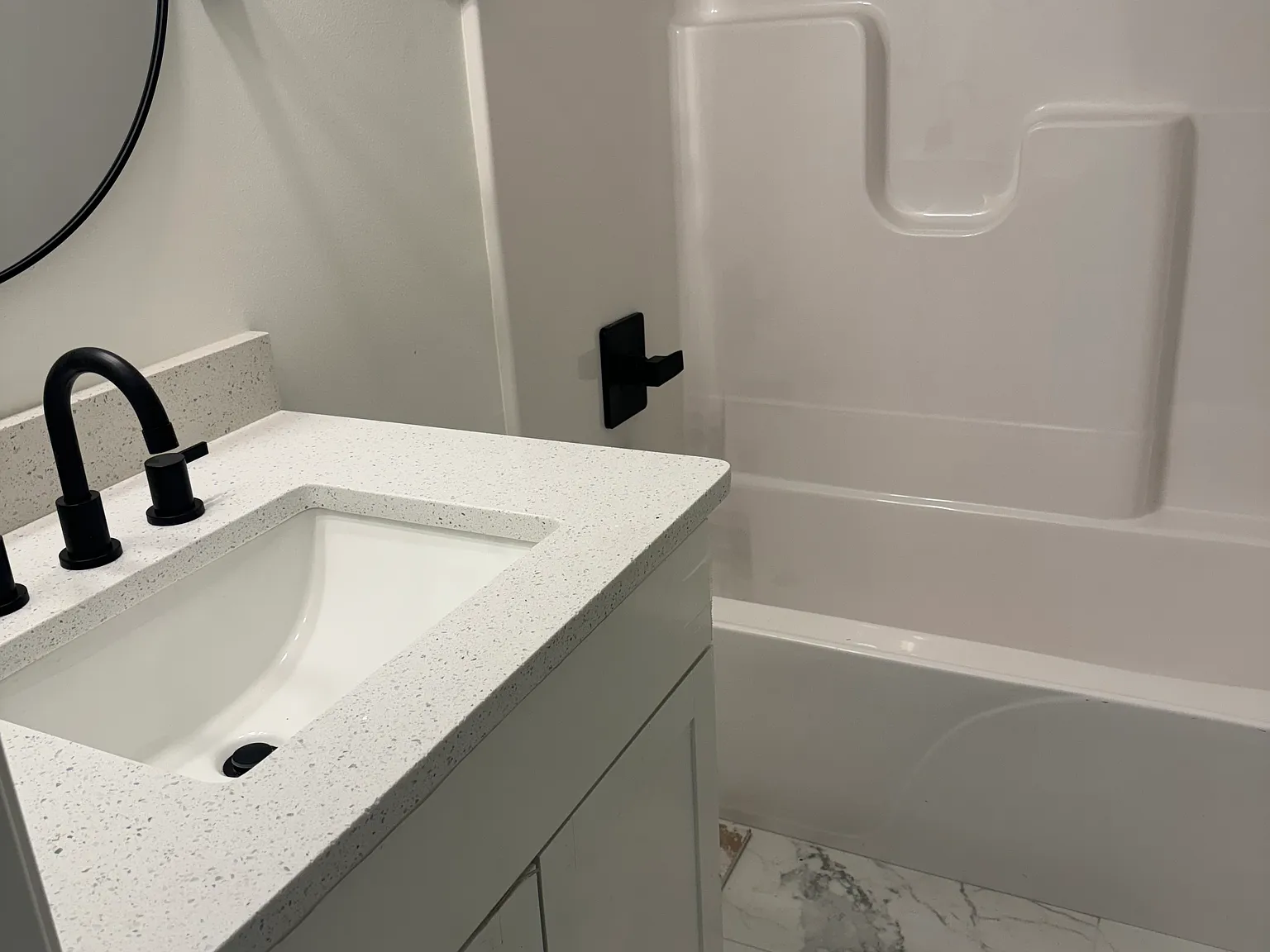 5 bed, 3000 sqft, $1,900 — Photo 3