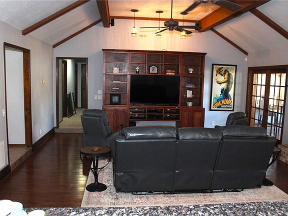 4th image of 4107 W Mockingbird Ln