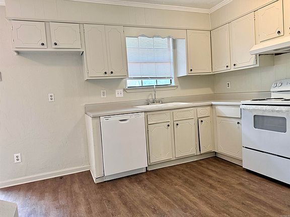 5th image of 46 Wright Cir