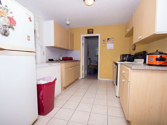 4th image of 530 El Sito Ave SE