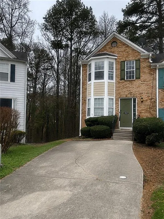 1 bed, 1.5 bath, 130 sqft, $825 — Photo 1