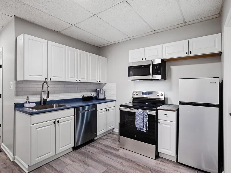 535 Gross St #1 — Photo 8