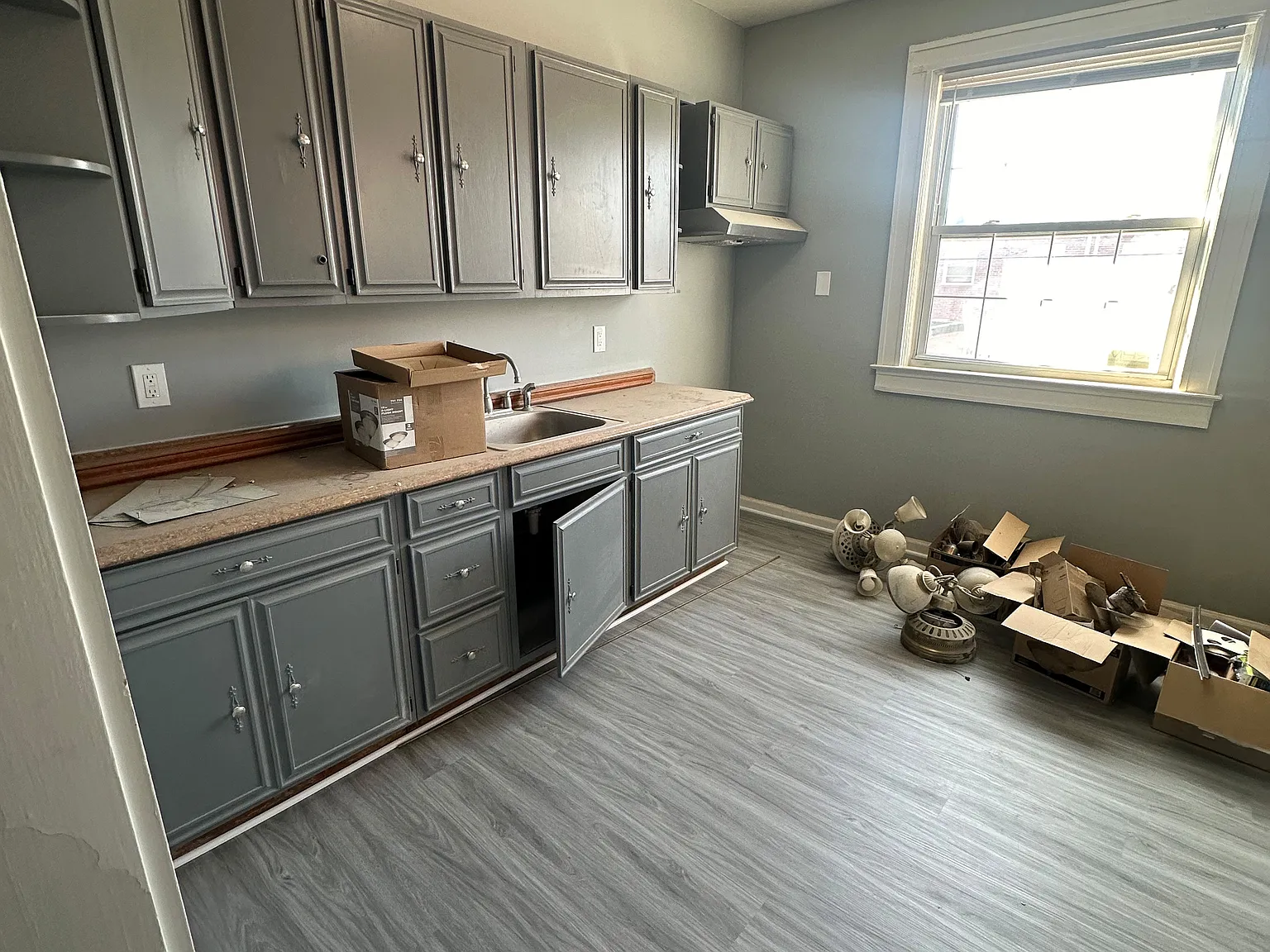 3 bed, 1.5 bath, $2,200 — Photo 3
