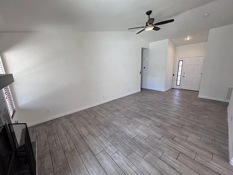 3 bed, 2.0 bath, 1286 sqft, $1,850 — Photo 4