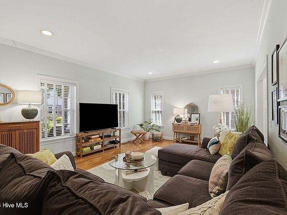 5th image of 124 S 29th Street