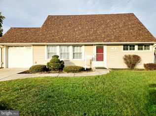20 Quill Rd, Levittown, PA 19057