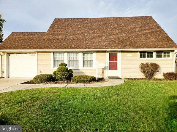 20 Quill Rd, Levittown, PA 19057