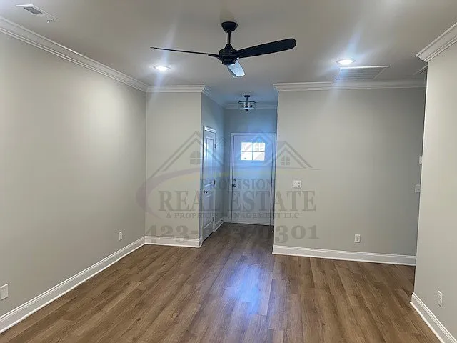 Great Location! 2BD/2BA Townhome — Photo 3