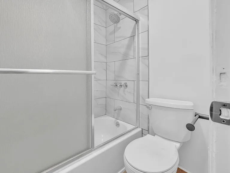11921 Lakewood Blvd — Photo 4