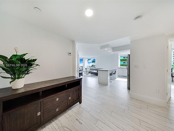 2nd image of 1330 West Ave APT 1414