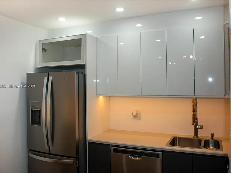 4164 Inverrary Dr #1004 — Photo 2