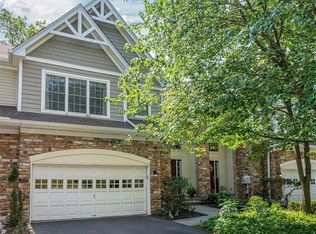 14 N Shadow Ln, Oakland, NJ 07436
