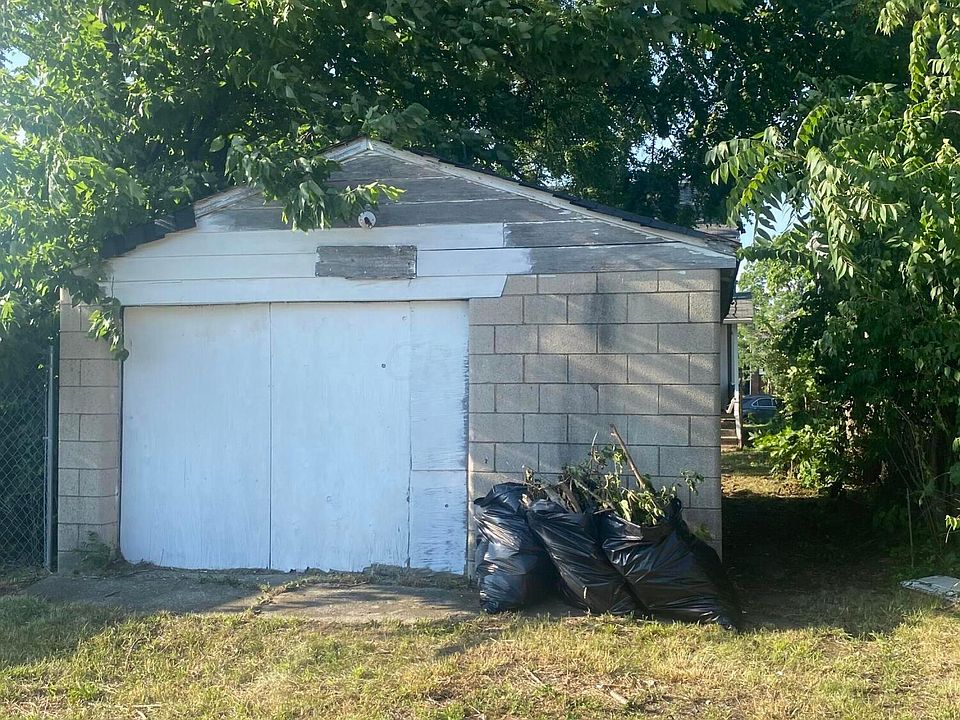 2nd image of 847 Gibbard Ave