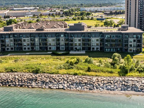 35 Southshore Cres #106, Hamilton, ON L8E 0J2