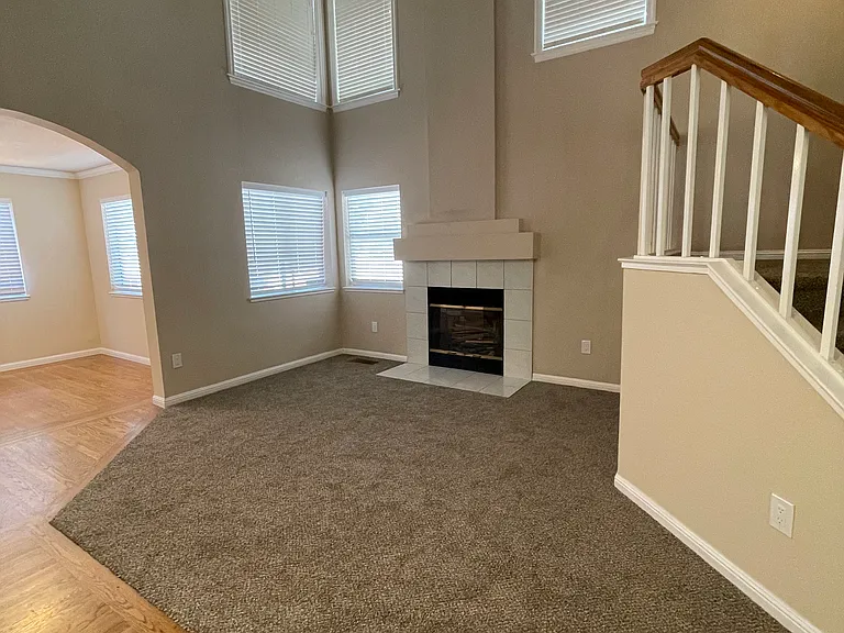 423 Kinsmill Ct — Photo 6