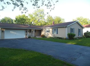25W130 Fairmeadow Ln, Naperville, IL 60563