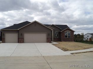 1441 Victoria Square Ct, O'Fallon, IL 62269