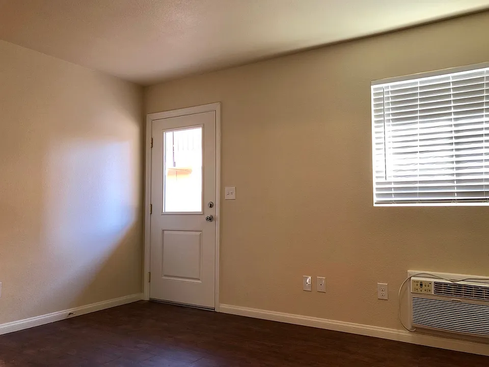 4806 E Charleston Blvd #7