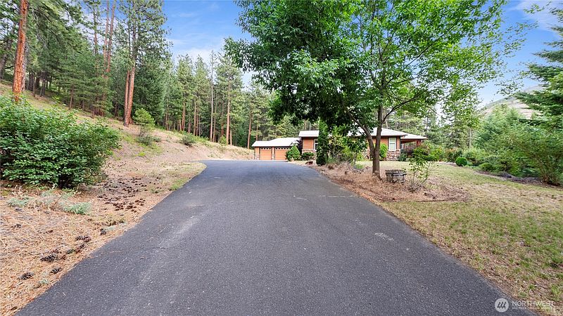4th image of 1135 N Touchet Road
