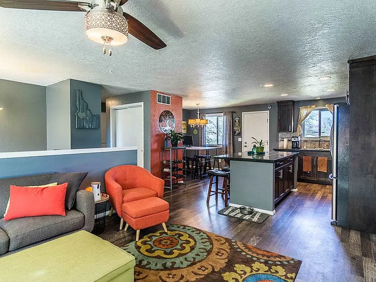 2923 N Coventry Pl — Photo 3